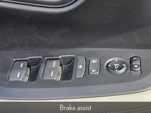 Used 2025 Honda HR-V LX image 26