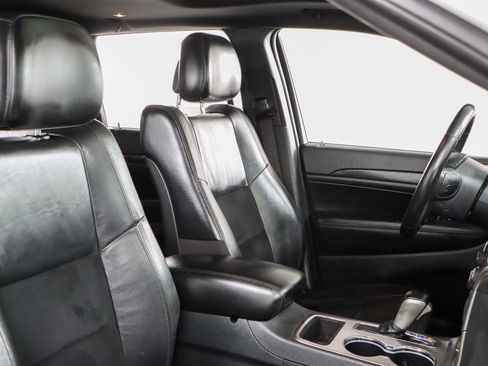 Used 2018 Jeep Grand Cherokee Altitude image 27