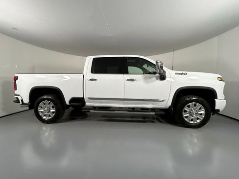 Used 2024 Chevrolet Silverado 2500 High Country w/ High Country Premium Package image 8