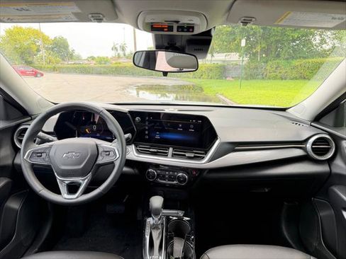 Used 2025 Chevrolet Trax ACTIV w/ Driver Confidence Package FWD image 16