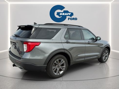 Used 2023 Ford Explorer XLT w/ Equipment Group 202A AWD/4WD image 7
