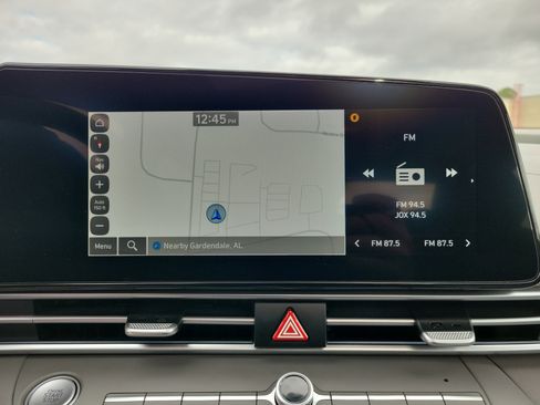 Used 2025 Hyundai Elantra SEL image 19