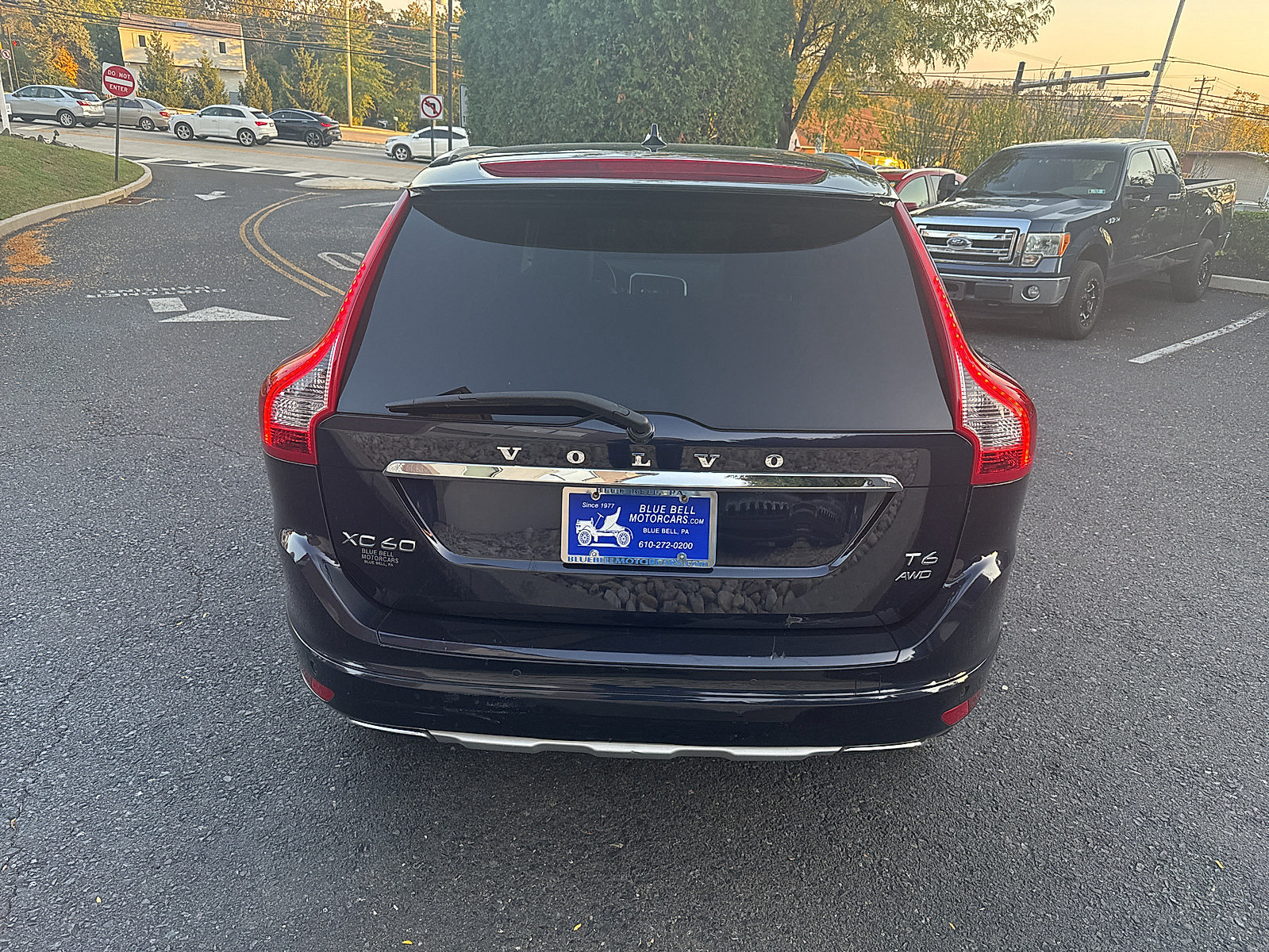 Used 2016 Volvo XC60 T6 w/ Proximity Package AWD/4WD image 6