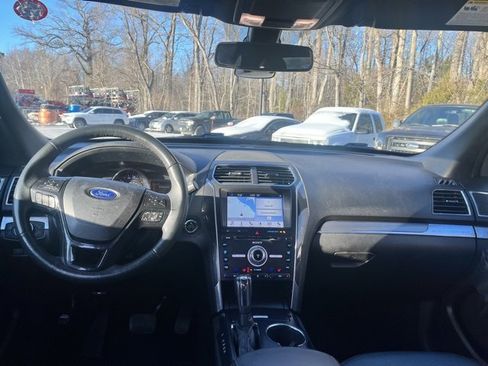 Used 2018 Ford Explorer Sport w/ Equipment Group 401A image 3