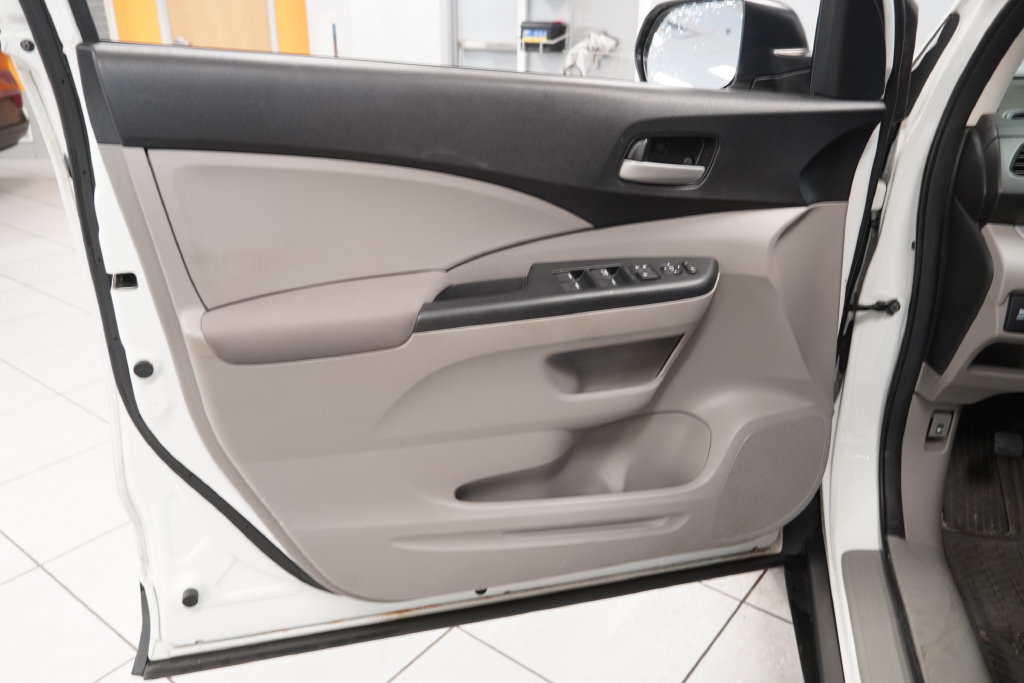Used 2014 Honda CR-V LX image 16