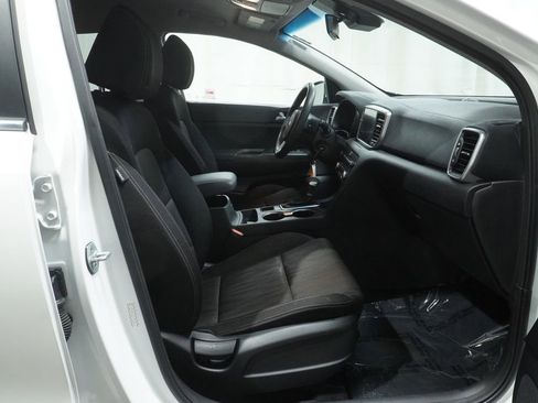 Used 2020 Kia Sportage LX image 11