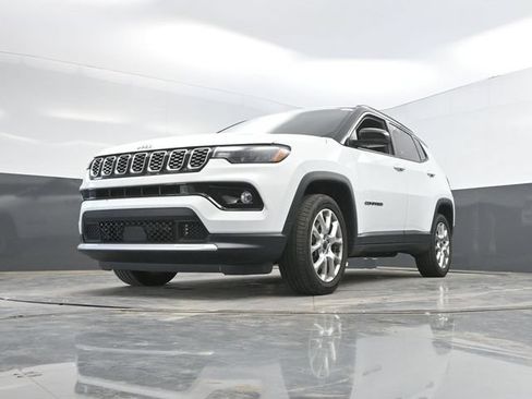 Used 2025 Jeep Compass Limited AWD/4WD image 48