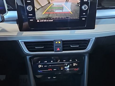 New 2026 Volkswagen Taos SE image 30