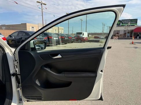 Used 2012 Volkswagen Jetta SE image 12