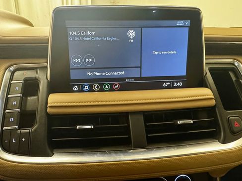 Used 2021 Chevrolet Tahoe Premier w/ Premium Package image 34