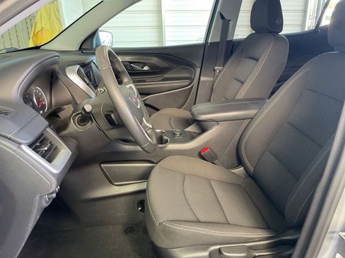 Used 2024 GMC Terrain SLE image 24