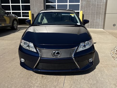 Used 2013 Lexus ES 350 w/ Premium Pkg image 3