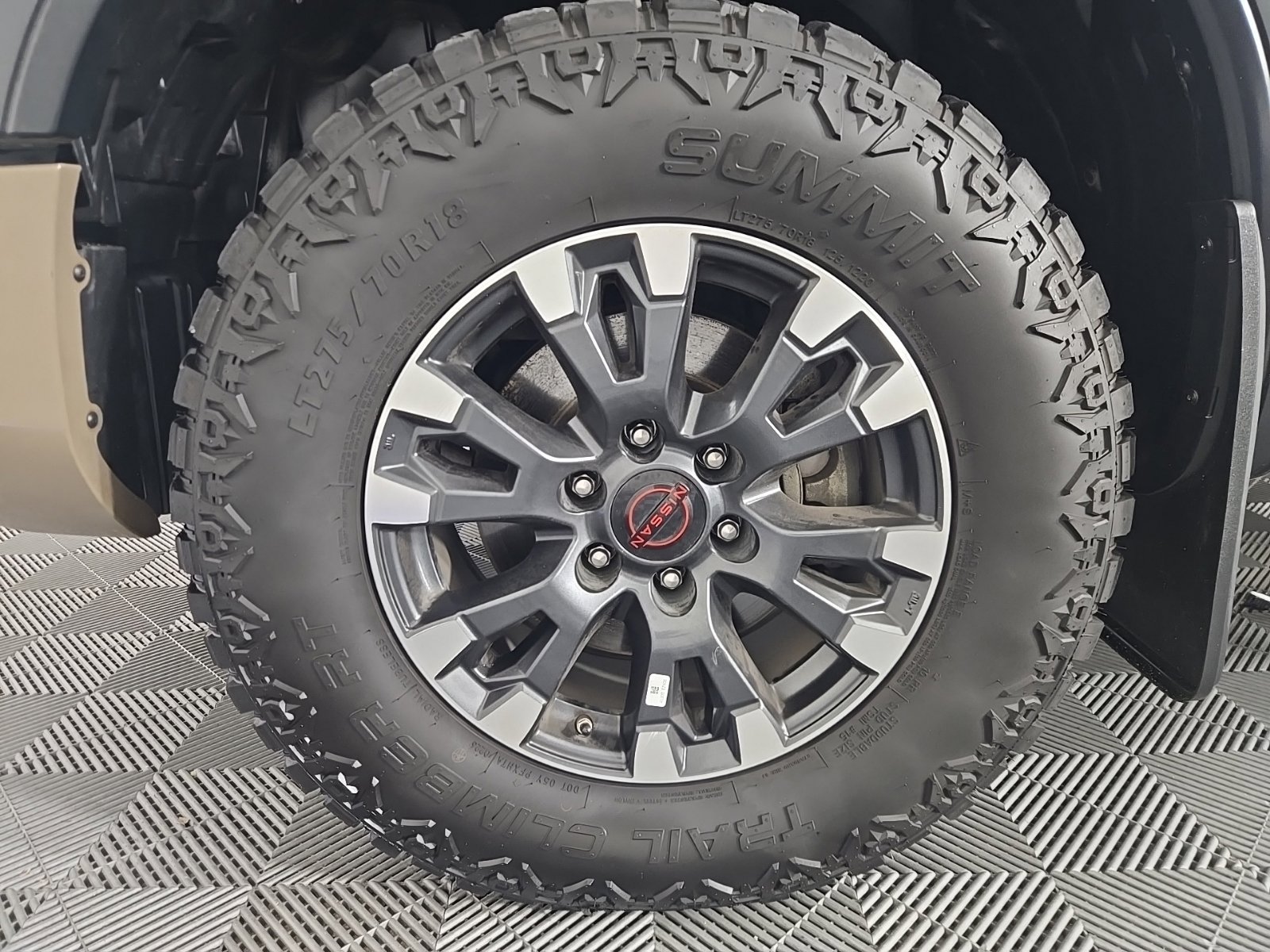 Used 2024 Nissan Titan PRO-4X w/ Pro-4x Utility Package AWD/4WD image 7