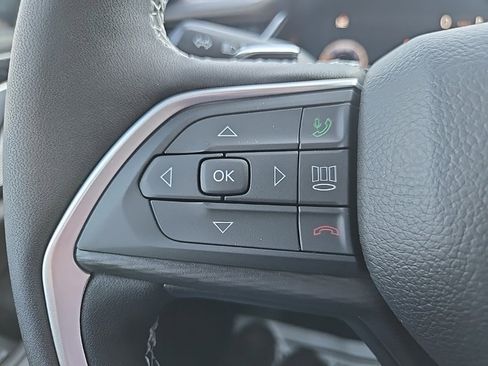 New 2025 Jeep Grand Cherokee Altitude image 38