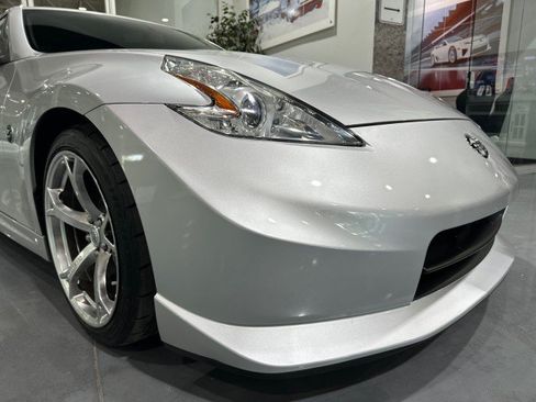 Used 2010 Nissan 370Z NISMO RWD image 21