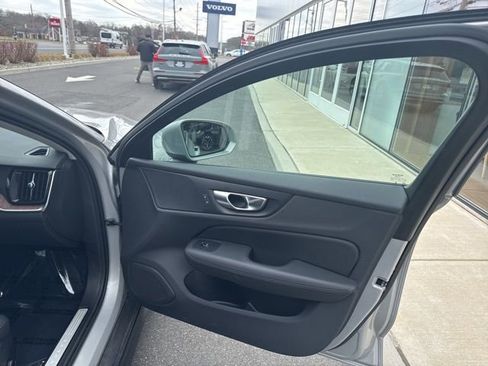 Certified 2025 Volvo V60 B5 Cross Country Plus image 12