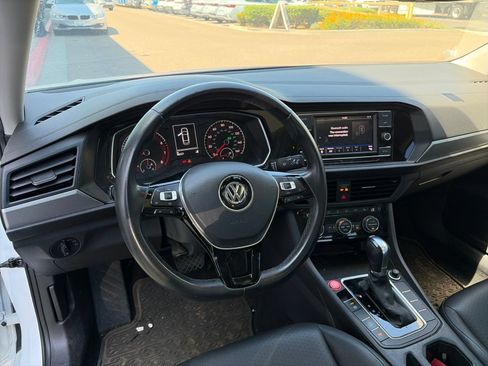 Used 2019 Volkswagen Jetta SE FWD image 5