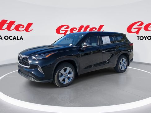 Used 2023 Toyota Highlander L image 1