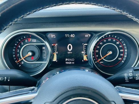 Used 2020 Jeep Wrangler Unlimited Sahara w/ Uconnect 4C Nav & Sound Group image 14