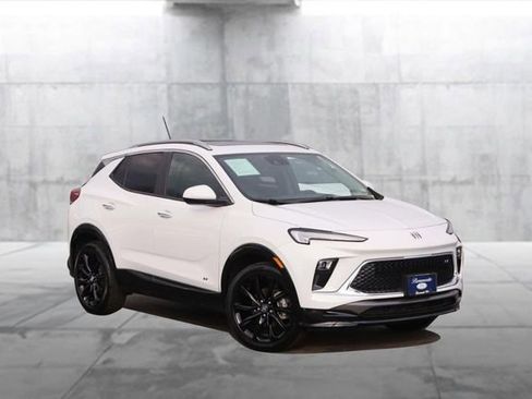 Used 2025 Buick Encore GX Sport Touring w/ Experience Buick Package image 2