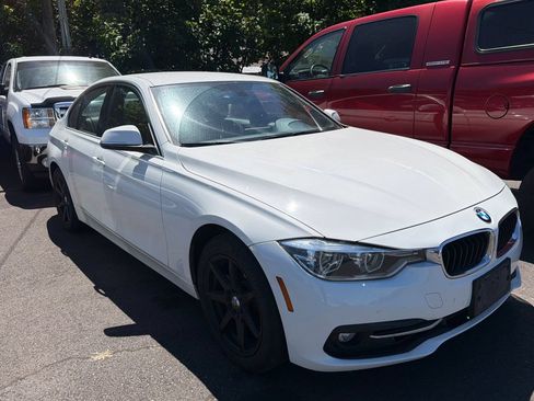 Used 2018 BMW 330i xDrive Sedan AWD/4WD image 2