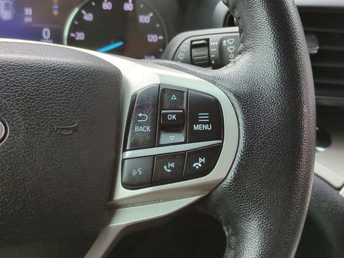 Used 2021 Ford Explorer XLT image 25