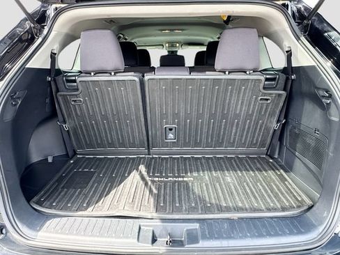 Used 2023 Toyota Highlander L AWD/4WD image 30