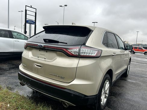 Used 2018 Ford Edge Titanium w/ Ford Safe & Smart Package AWD/4WD image 4