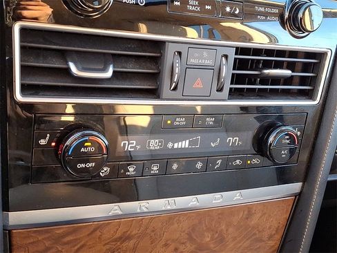 Used 2024 Nissan Armada SL w/ Captain's Chairs Package image 18