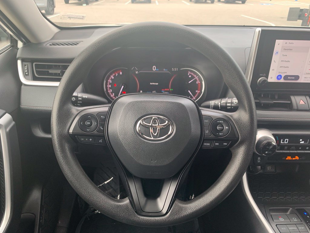 Used 2025 Toyota RAV4 XLE AWD/4WD image 8