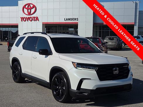 Used 2025 Honda Pilot Black Edition image 1