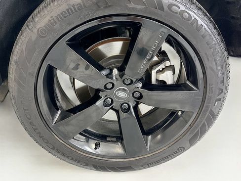 Used 2025 Land Rover Defender 110 X-Dynamic SE AWD/4WD image 30