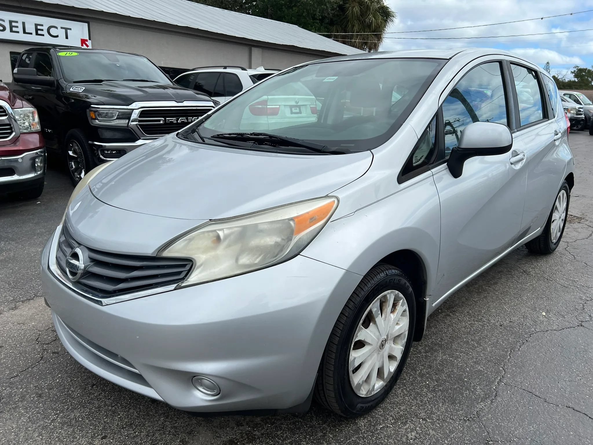 Used 2014 Nissan Versa Note S Plus FWD image 2
