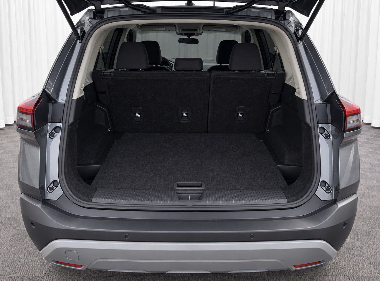 Used 2023 Nissan Rogue S FWD image 5
