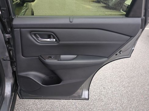 Certified 2025 Nissan Rogue SL w/ SL Premium Package FWD image 36
