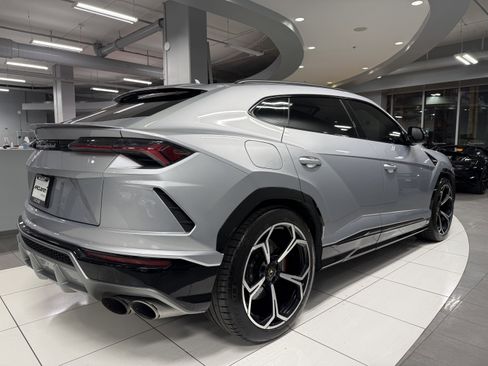 Used 2021 Lamborghini Urus image 5