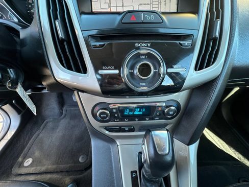 Used 2012 Ford Focus SEL FWD image 28