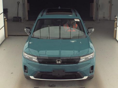 Used 2024 Honda Prologue Touring image 2