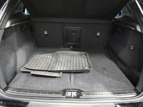 Used 2020 Volvo XC40 T5 R-Design w/ Protection Package Premier image 14