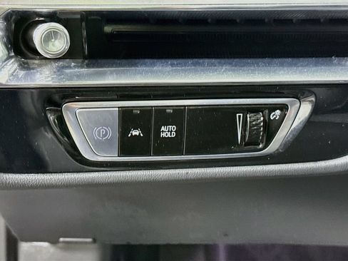 Used 2024 Cadillac Lyriq Sport RWD image 9