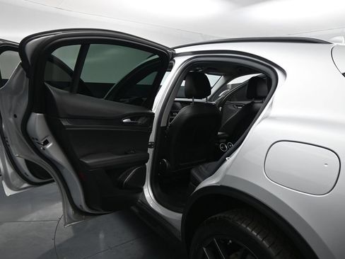 Used 2020 Alfa Romeo Stelvio w/ Nero Edizione RWD image 16