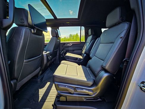 New 2026 GMC Yukon XL Denali w/ Denali Reserve Package AWD/4WD image 38