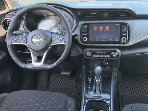 Used 2022 Nissan Kicks SV FWD image 18