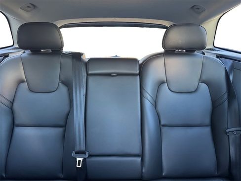 Certified 2025 Volvo XC60 B5 Core image 20