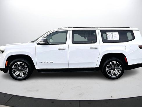 Certified 2024 Jeep Wagoneer L Series II w/ Flexible Seating Group image 6