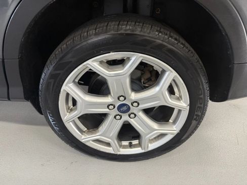 Used 2019 Ford Escape Titanium AWD/4WD image 36