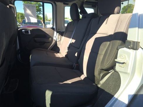 Used 2023 Jeep Wrangler Unlimited w/ Sun & Screen Package image 28