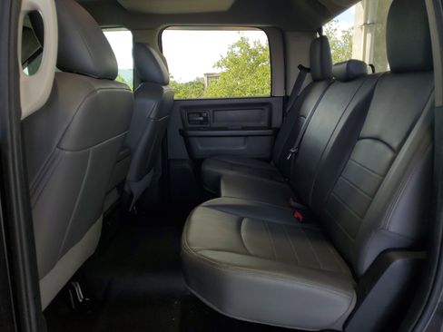 Used 2016 RAM 2500 Tradesman w/ Chrome Appearance Group AWD/4WD image 9