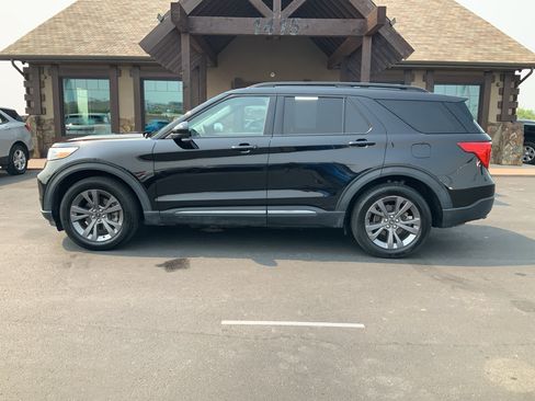 Used 2023 Ford Explorer XLT w/ Equipment Group 202A AWD/4WD image 1