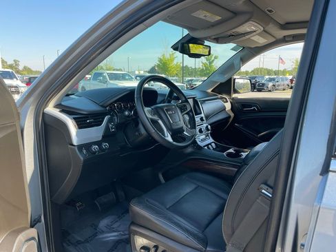 Used 2020 GMC Yukon XL SLT AWD/4WD image 31